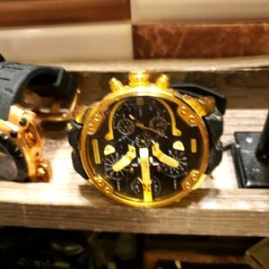 Men BIG Daddy Diesel Watch like Brand New in perfect condition other than band..